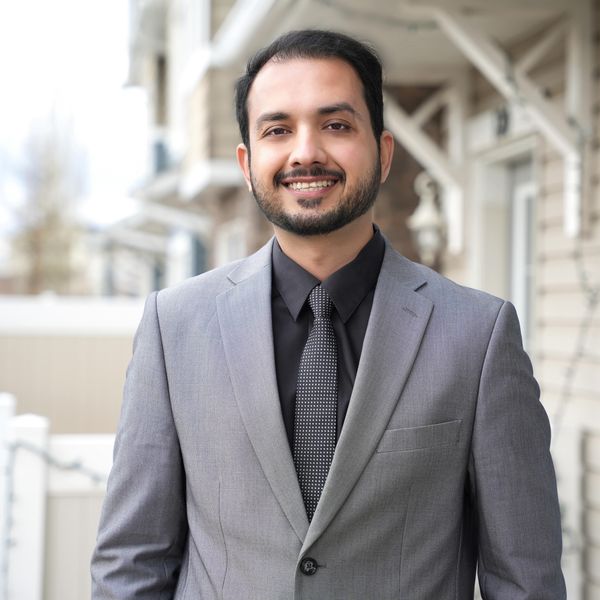 Vidish Dwivedi, Associate